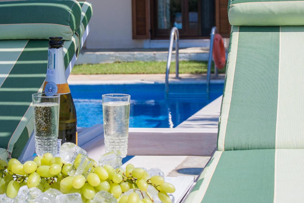 Four Seasons Vila